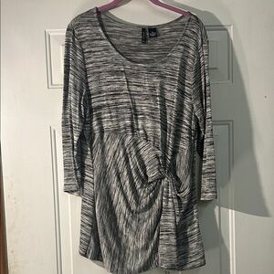 (🔥4 For $20) New Directions Women’s XL Black and Gray Long Sleeve Top